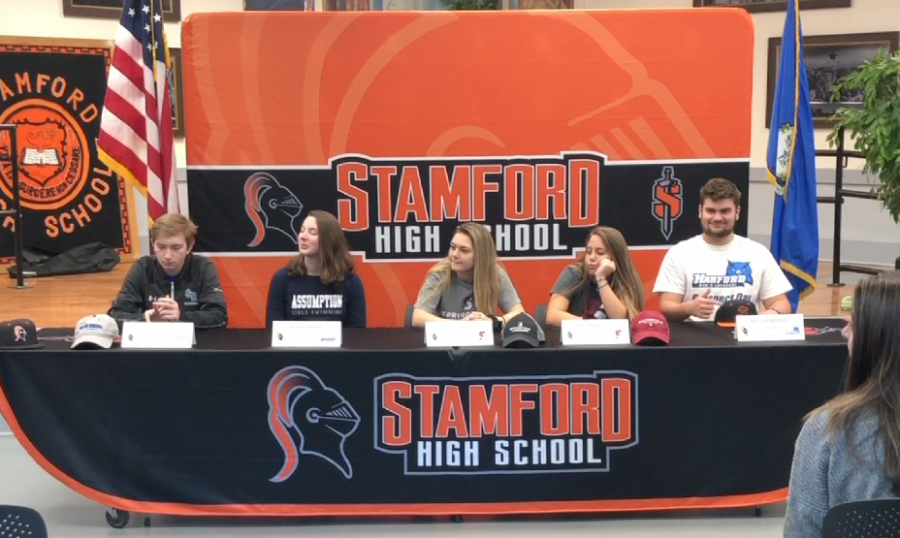 Signing+Ceremony+Held+for+Senior+Athletes