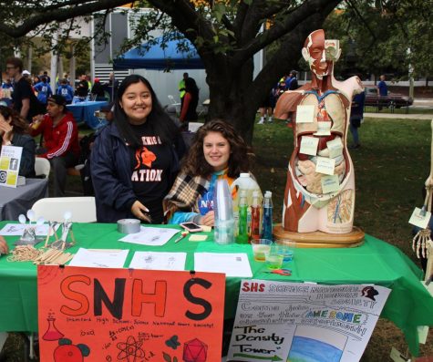 Students participate in the SNHS booth at STEMFest Sunday, October 6.