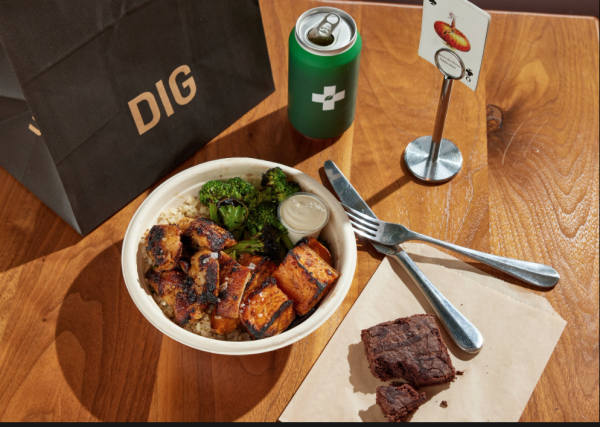 Navigation to Story: Dine Out at DIG to support Stamford High Black Knight Student Council